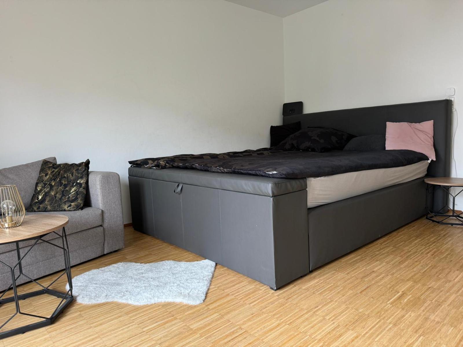 Wilhelmine18 - Naehe Stadion, Tram 1 Min Weg Apartment *